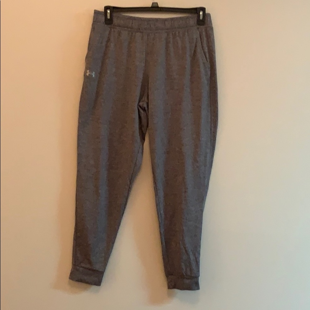 Grey underarmour sweats LG